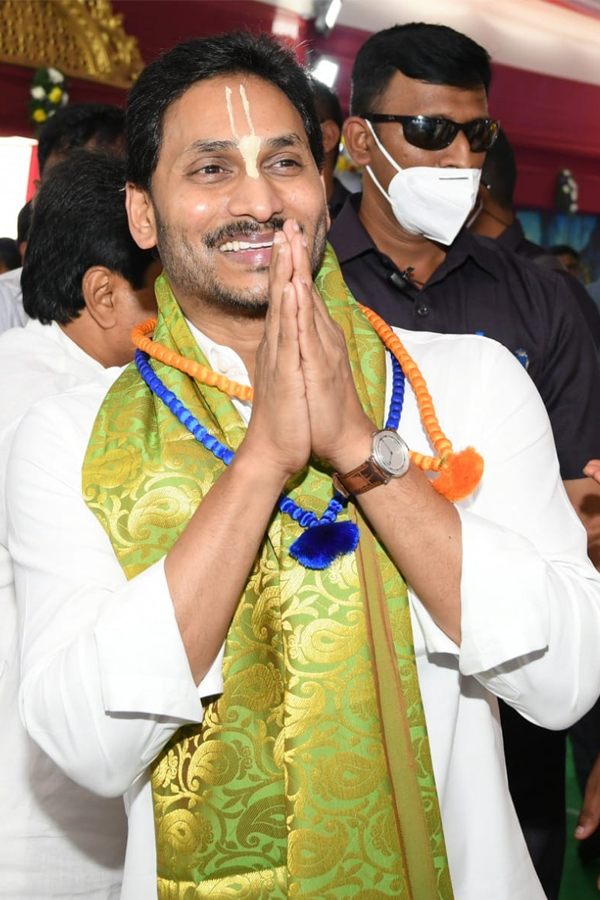 CM YS Jagan Participated in Bhoomi Pooja of Hare Krishna Gokula Kshetram Photo Gallery - Sakshi11