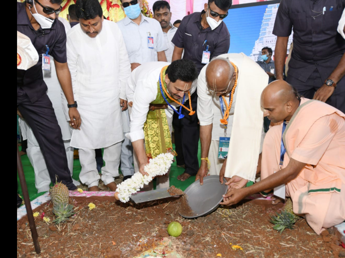 CM YS Jagan Participated in Bhoomi Pooja of Hare Krishna Gokula Kshetram Photo Gallery - Sakshi3