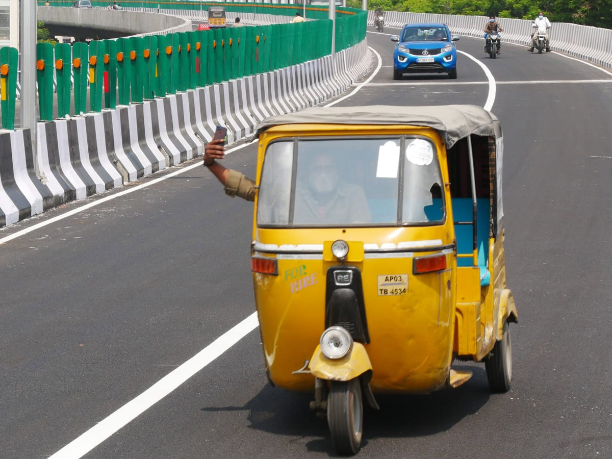 Srinivasa sethu flyover completed Photo Gallery - Sakshi21