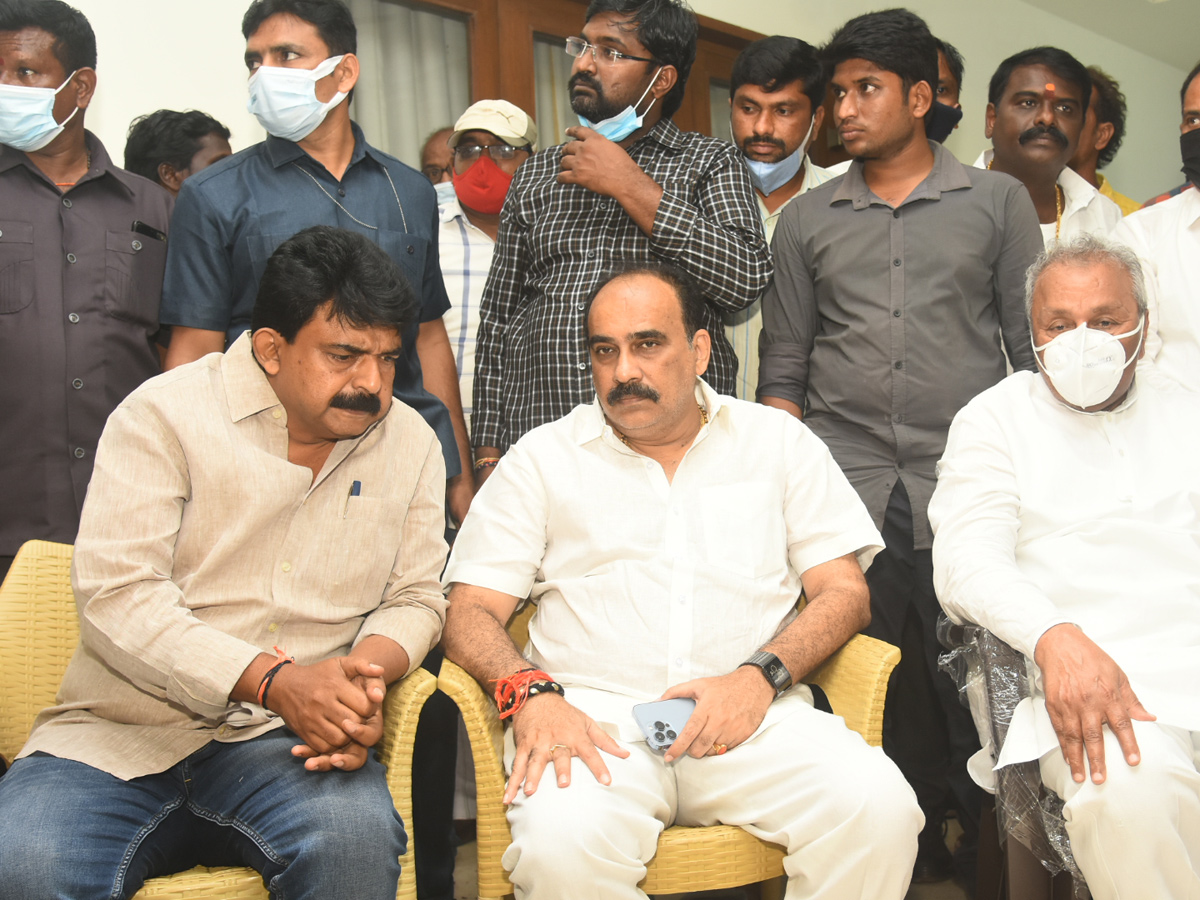 Mekapati Goutham Reddy: Condolence Pour In Nellore Photo Gallery - Sakshi76