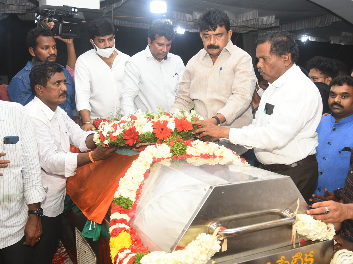 Mekapati Goutham Reddy: Condolence Pour In Nellore Photo Gallery - Sakshi77