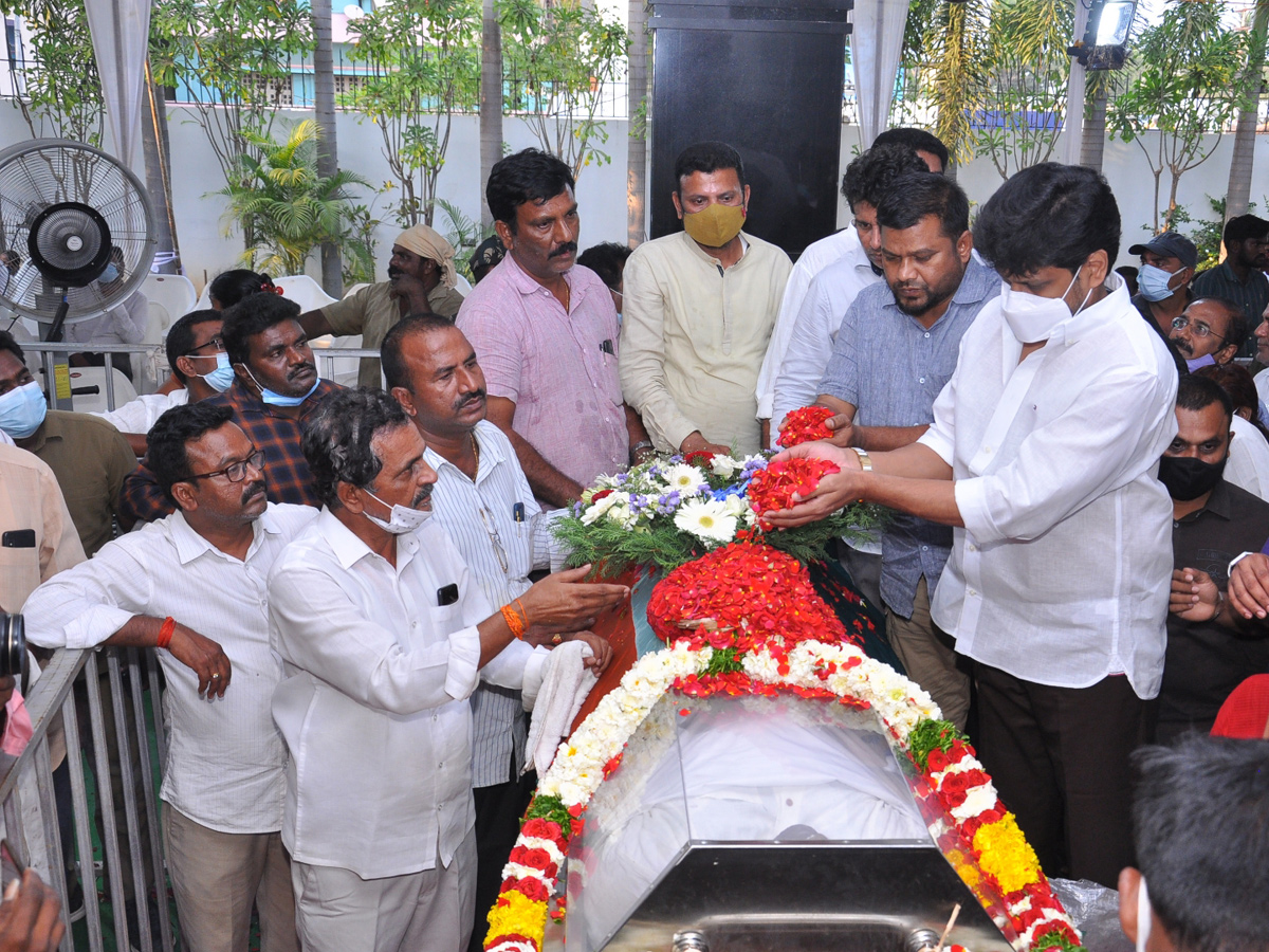 Mekapati Goutham Reddy: Condolence Pour In Nellore Photo Gallery - Sakshi82