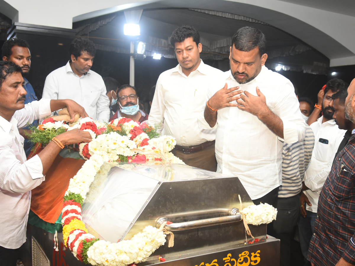 Mekapati Goutham Reddy: Condolence Pour In Nellore Photo Gallery - Sakshi67