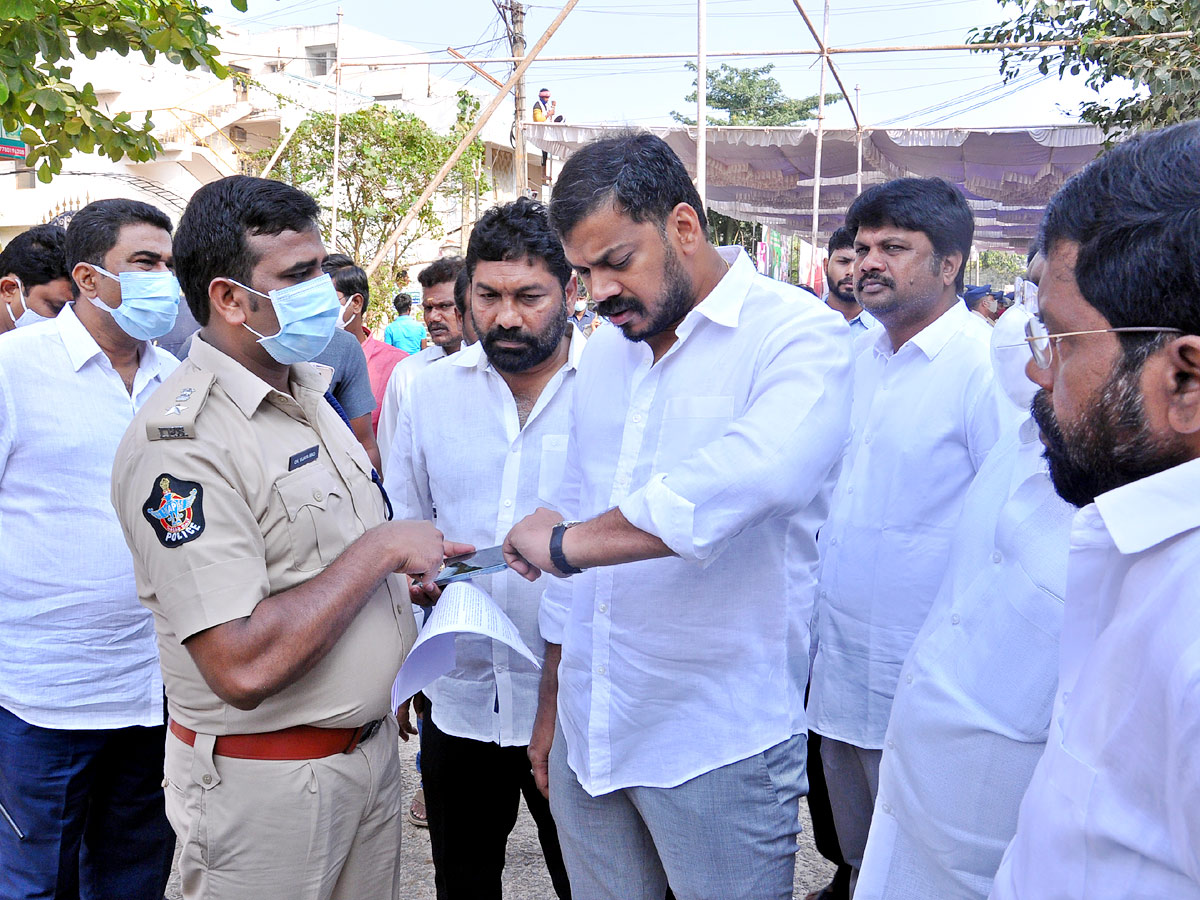 Mekapati Goutham Reddy: Condolence Pour In Nellore Photo Gallery - Sakshi10