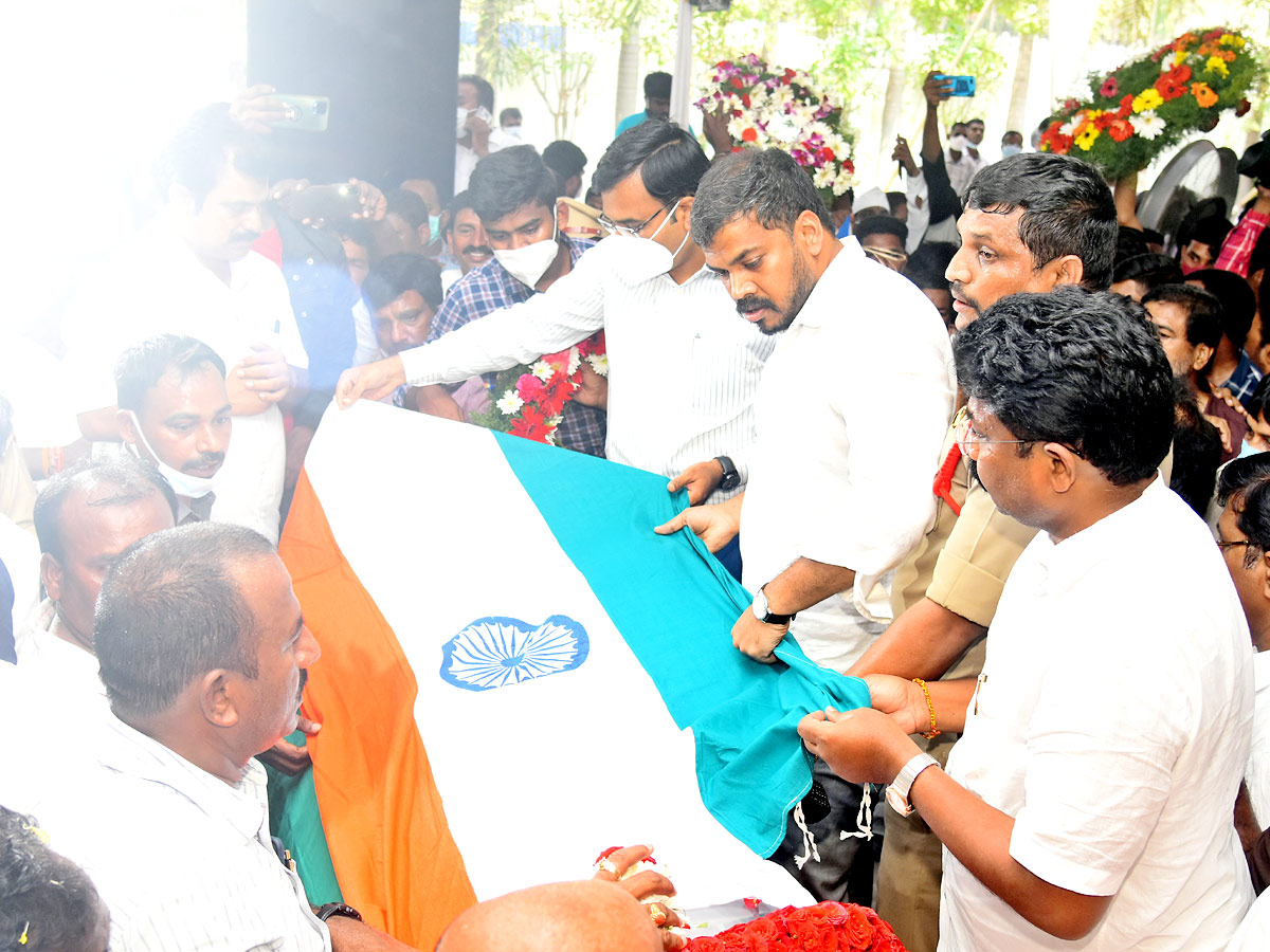 Mekapati Goutham Reddy: Condolence Pour In Nellore Photo Gallery - Sakshi11