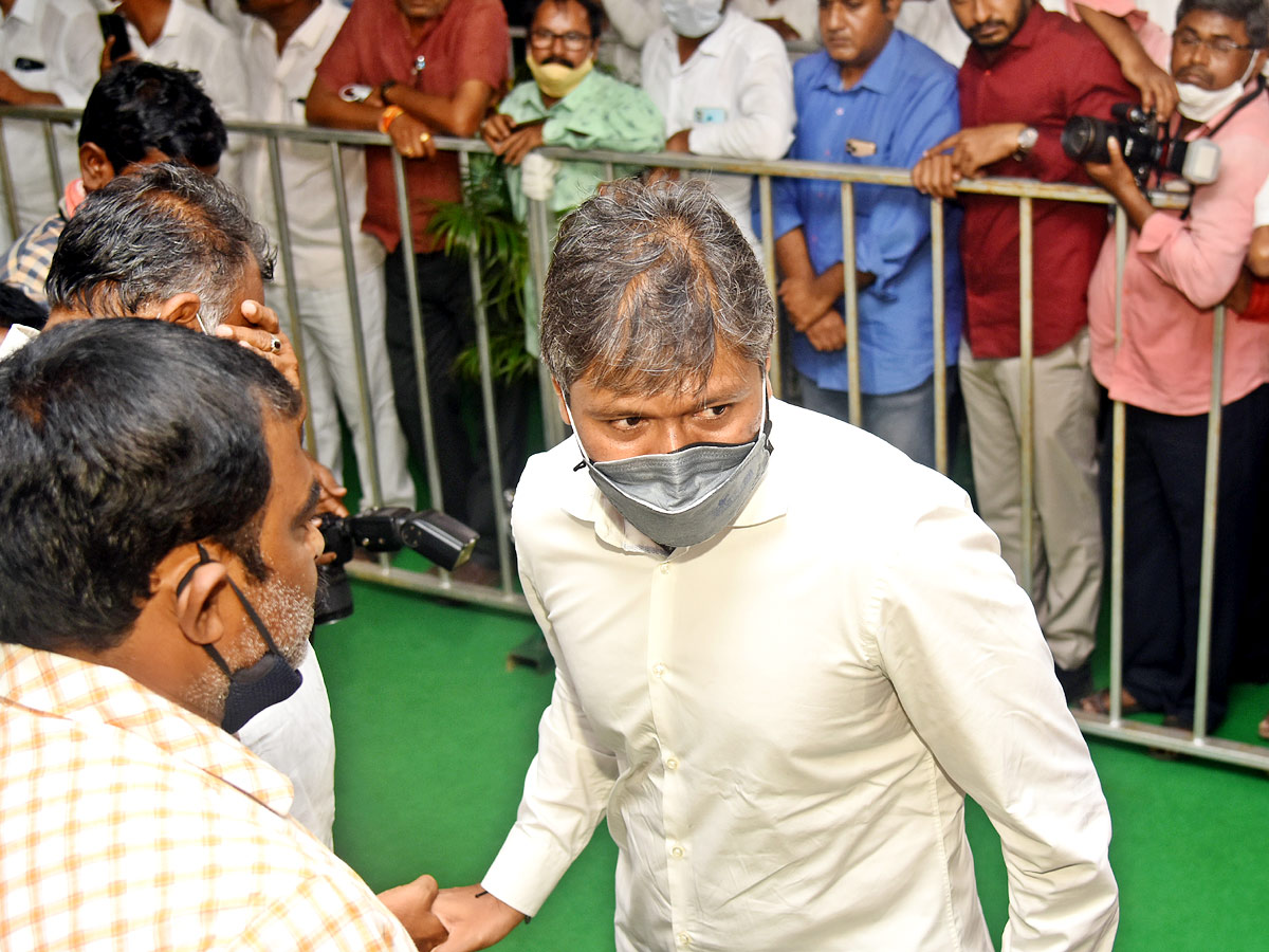 Mekapati Goutham Reddy: Condolence Pour In Nellore Photo Gallery - Sakshi12