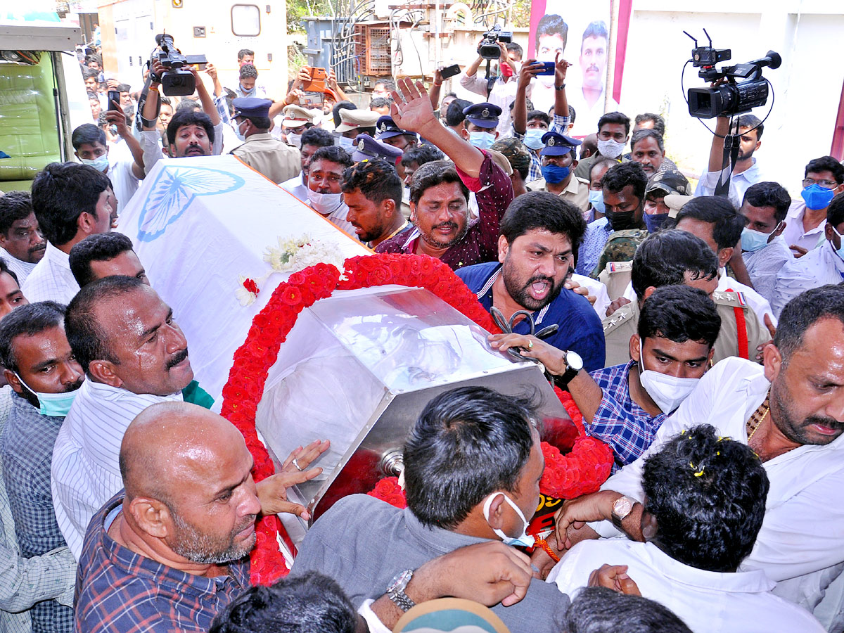 Mekapati Goutham Reddy: Condolence Pour In Nellore Photo Gallery - Sakshi19