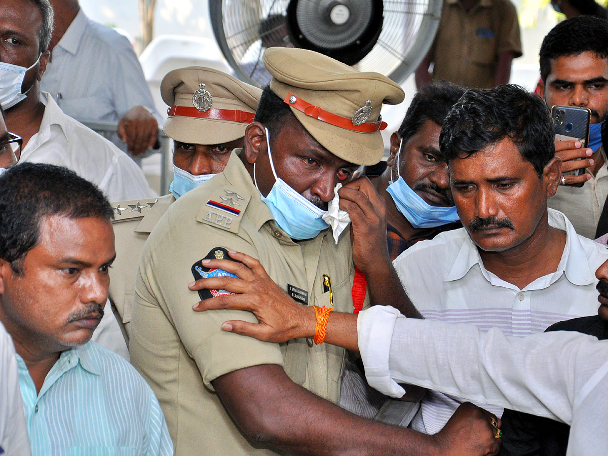Mekapati Goutham Reddy: Condolence Pour In Nellore Photo Gallery - Sakshi33