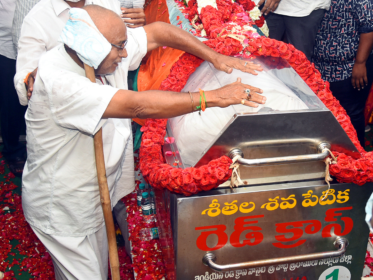 Mekapati Goutham Reddy: Condolence Pour In Nellore Photo Gallery - Sakshi41