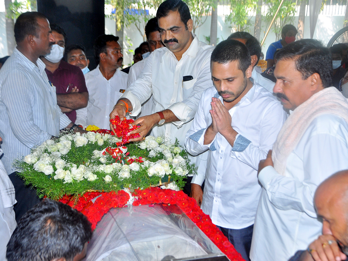 Mekapati Goutham Reddy: Condolence Pour In Nellore Photo Gallery - Sakshi43