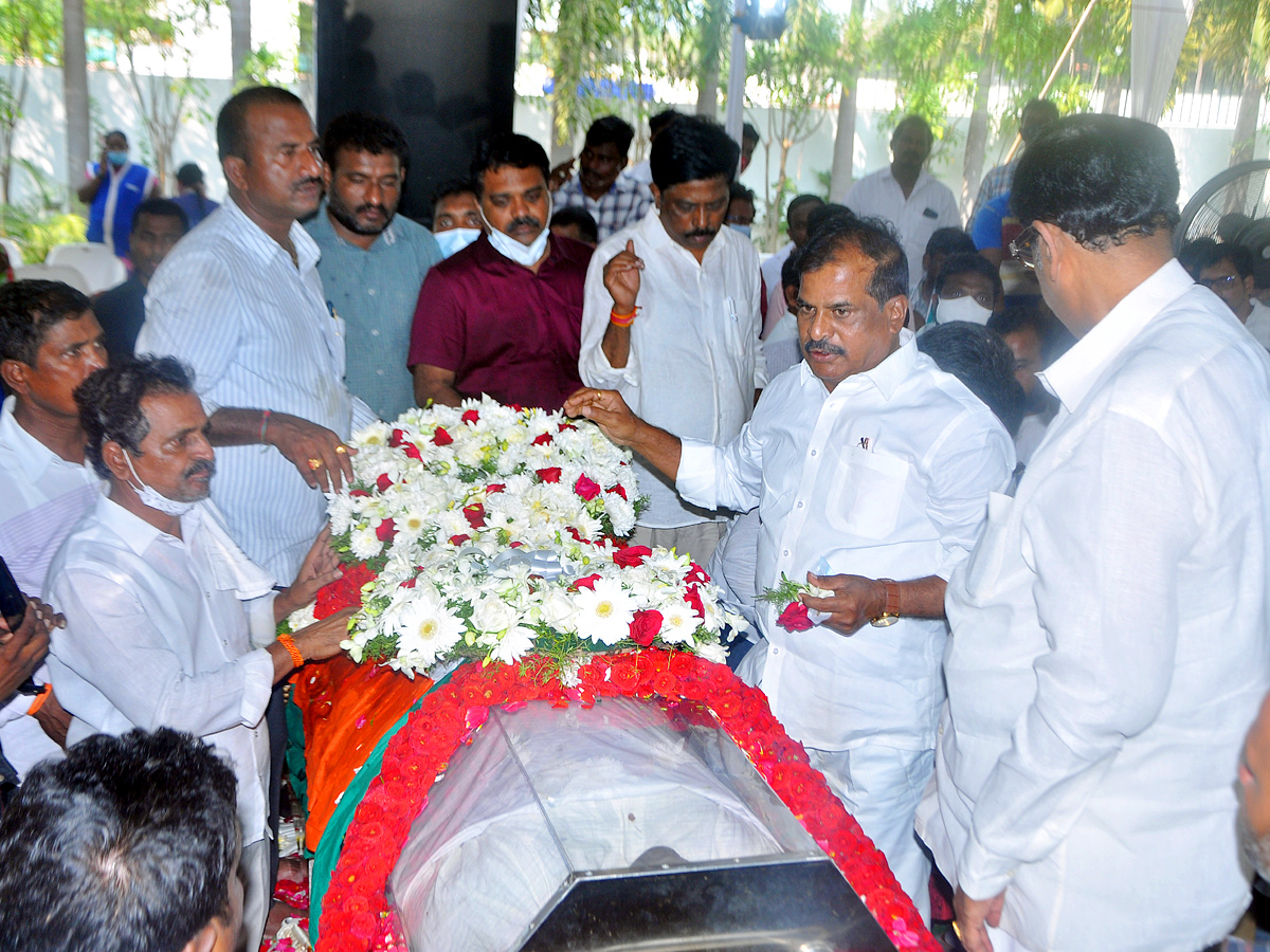Mekapati Goutham Reddy: Condolence Pour In Nellore Photo Gallery - Sakshi45