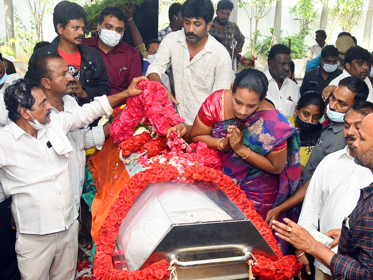 Mekapati Goutham Reddy: Condolence Pour In Nellore Photo Gallery - Sakshi48