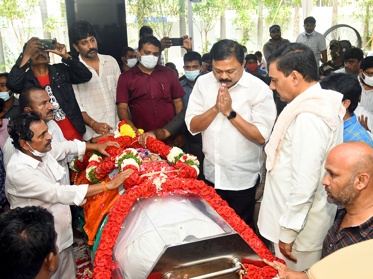 Mekapati Goutham Reddy: Condolence Pour In Nellore Photo Gallery - Sakshi56