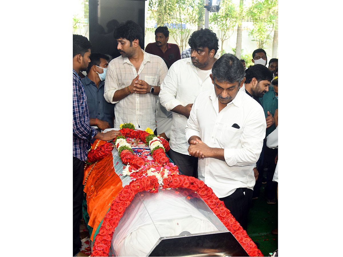 Mekapati Goutham Reddy: Condolence Pour In Nellore Photo Gallery - Sakshi59