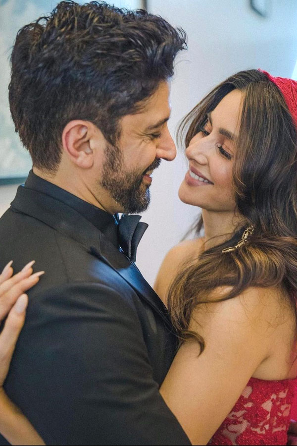 Farhan Akhtar Shibani Dandekar Wedding Photo Gallery - Sakshi11
