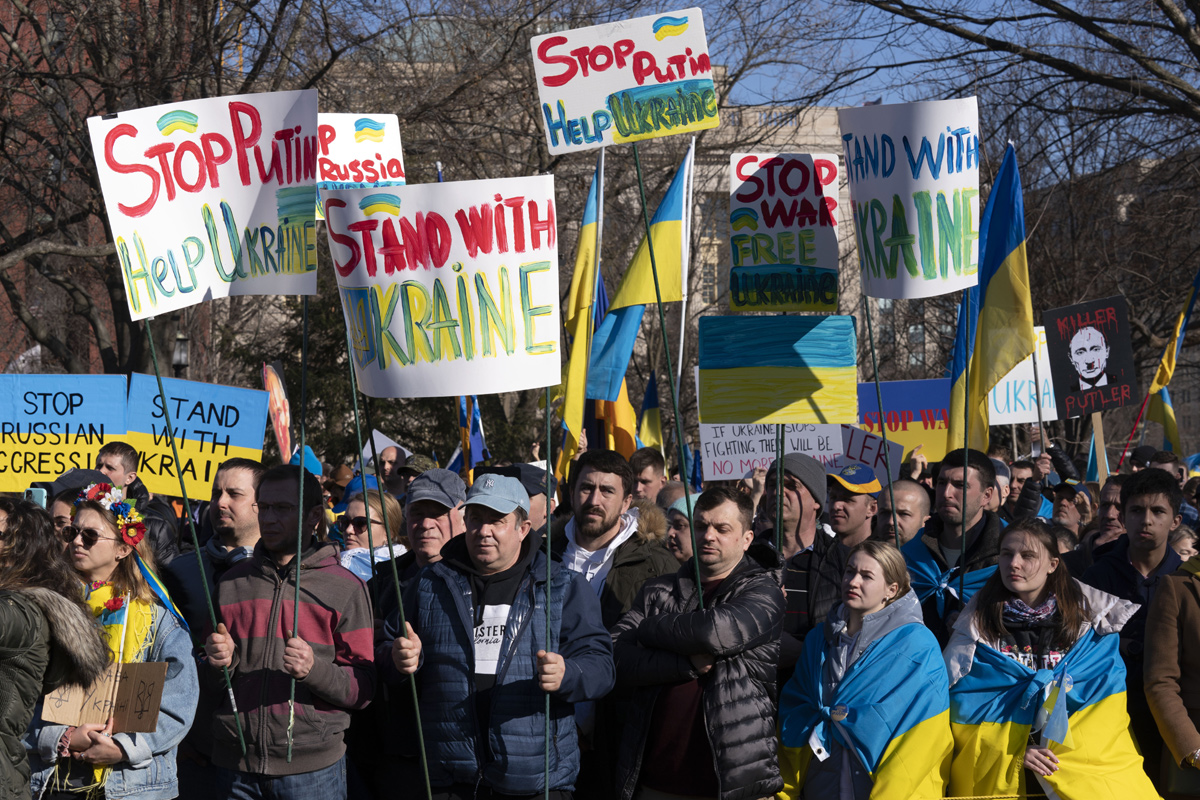 Worldwide Protests Against Putin After Russia Invasion - Sakshi26