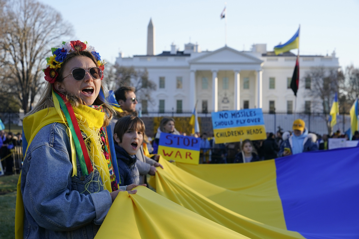 Worldwide Protests Against Putin After Russia Invasion - Sakshi28