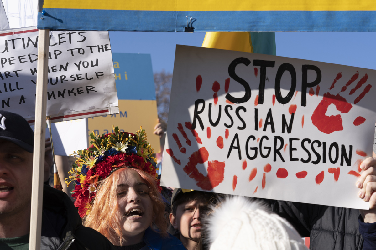 Worldwide Protests Against Putin After Russia Invasion - Sakshi30