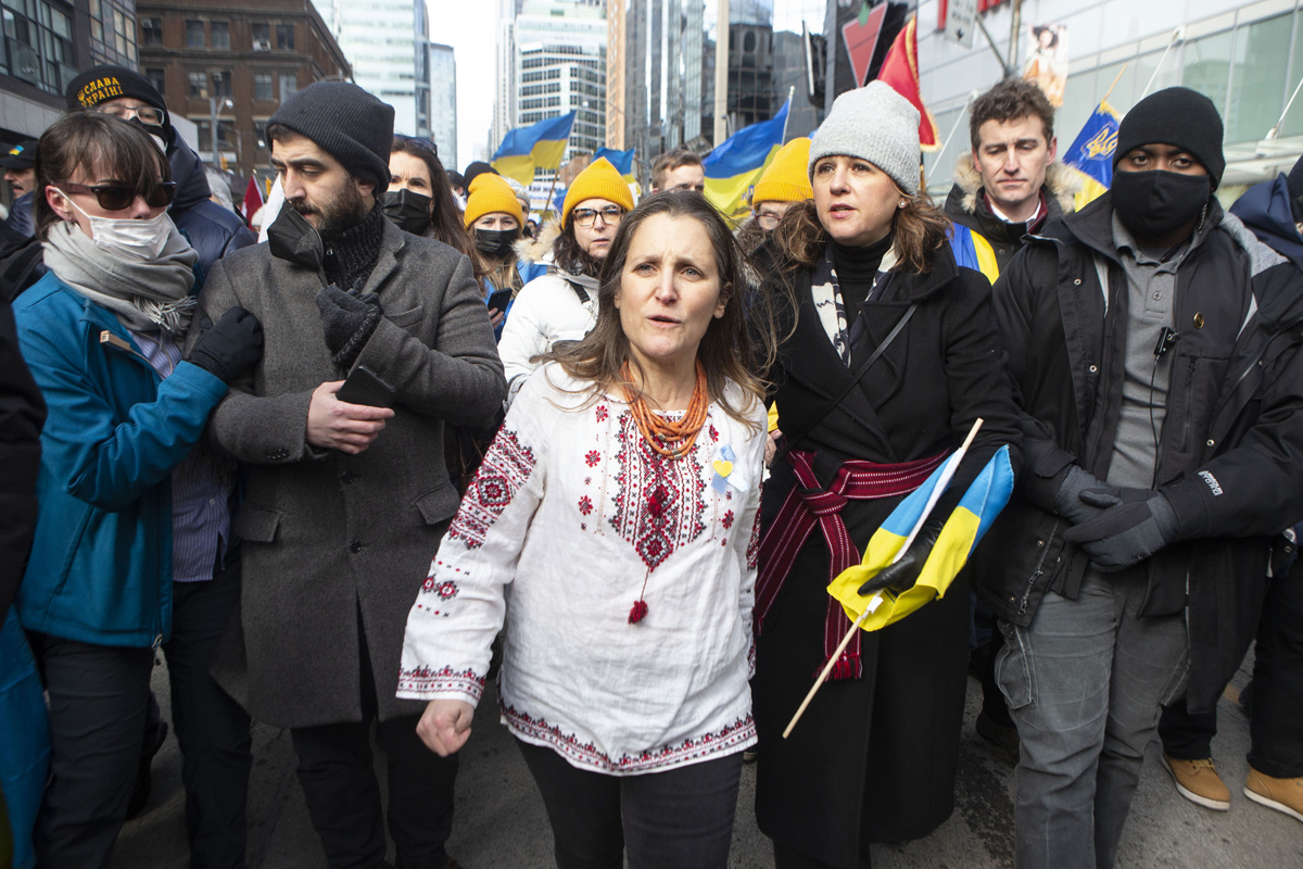 Worldwide Protests Against Putin After Russia Invasion - Sakshi37