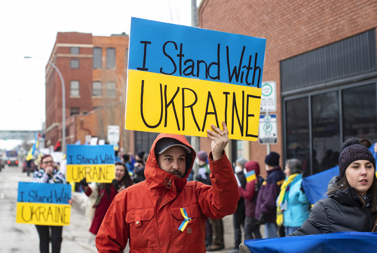 Worldwide Protests Against Putin After Russia Invasion - Sakshi38