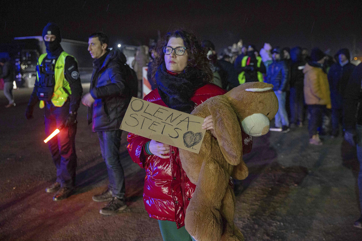 Worldwide Protests Against Putin After Russia Invasion - Sakshi48
