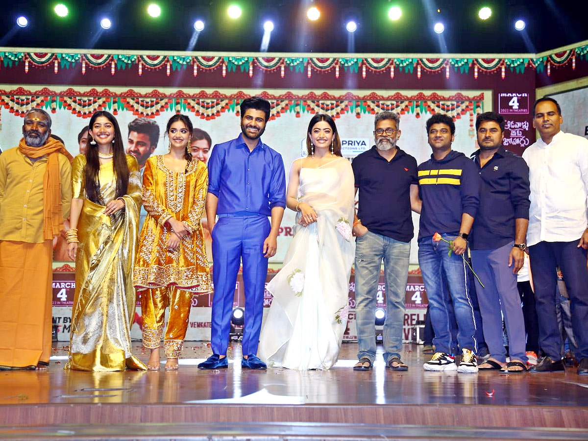 Aadavallu Meeku Johaarlu Movie Pre Release Event Photo Gallery - Sakshi3