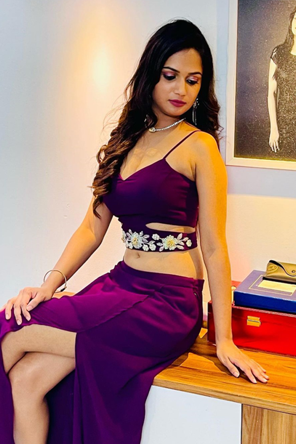 Ariyana Glory HD Photos - Sakshi7