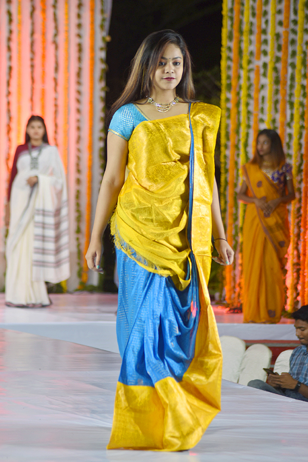 National Handloom Expo IN Vijayawada - Sakshi11
