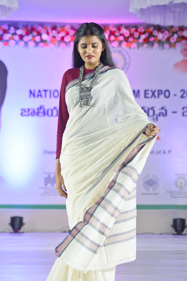 National Handloom Expo IN Vijayawada - Sakshi16