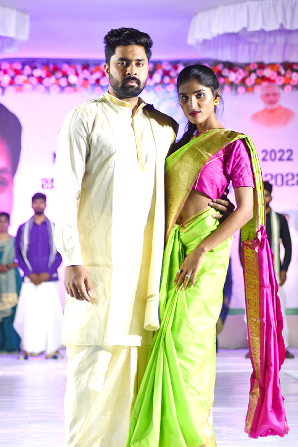 National Handloom Expo IN Vijayawada - Sakshi9