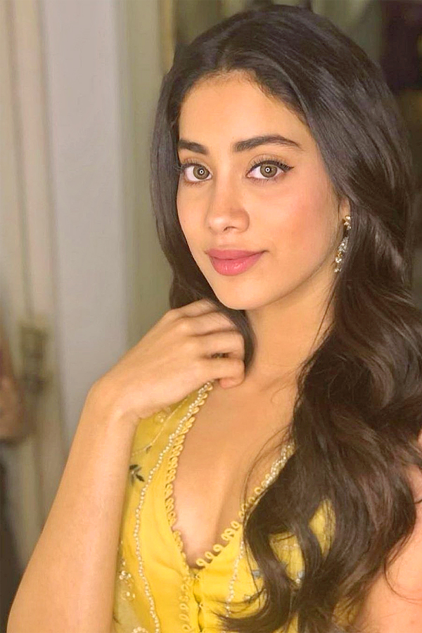 Janhvi Kapoor HD images - Sakshi19