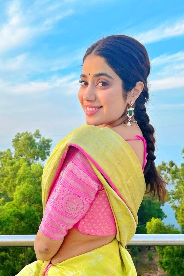 Janhvi Kapoor HD images - Sakshi8
