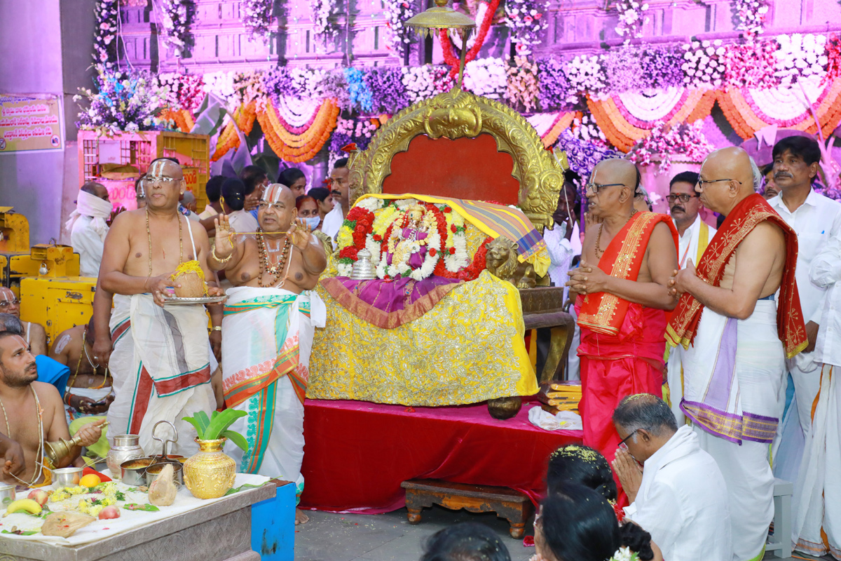 Yadadri Temple in Telangana - Sakshi1