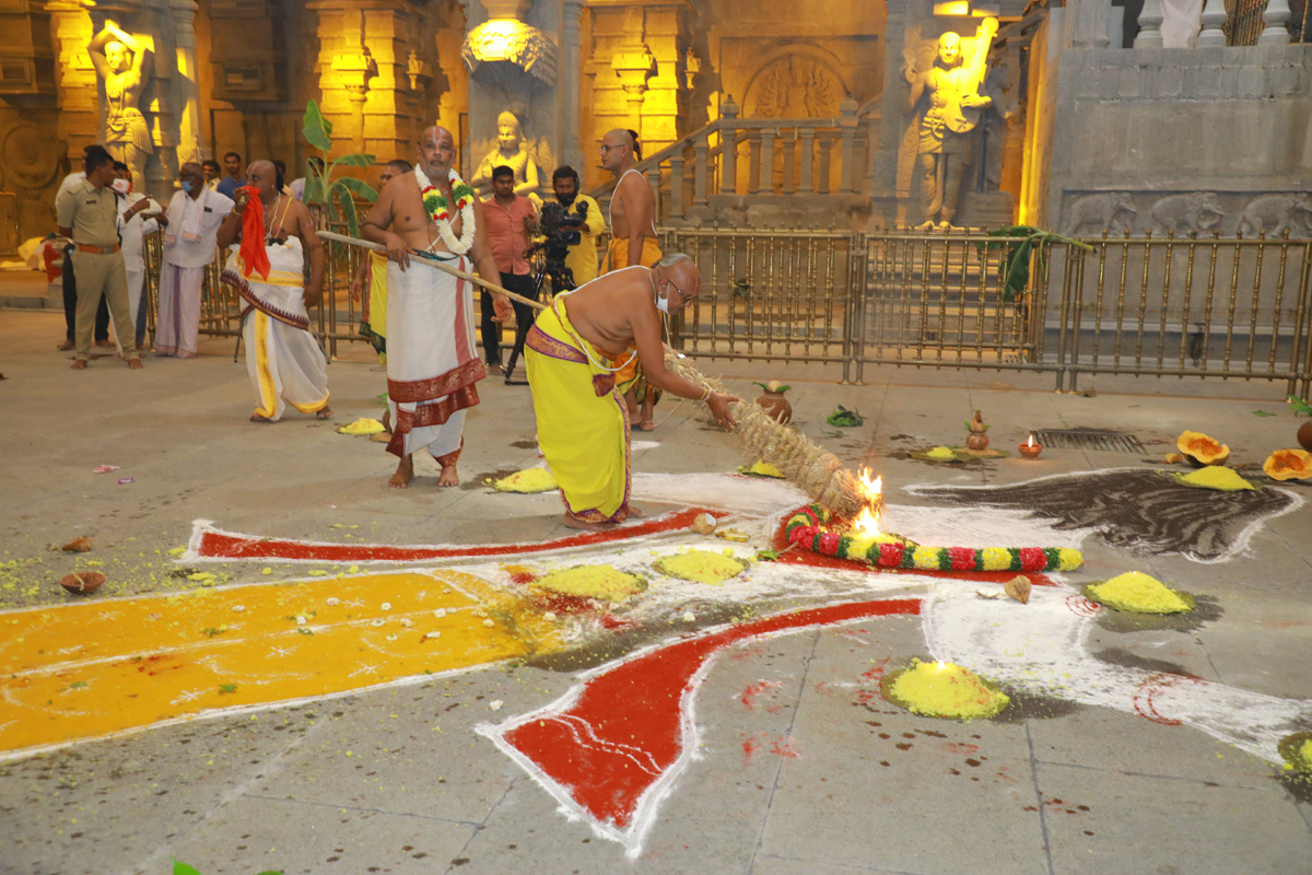 Yadadri Temple in Telangana - Sakshi21