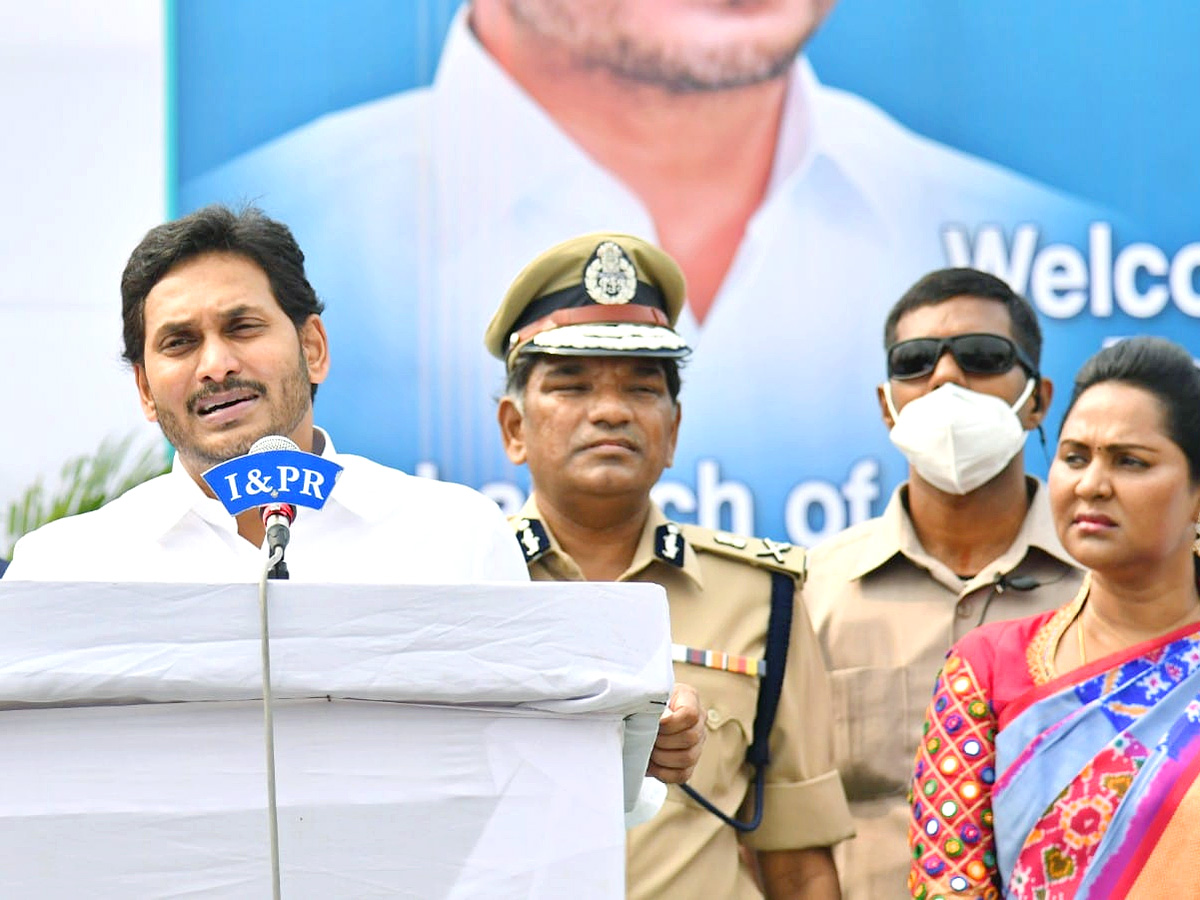 CM YS Jagan launches Disha Patrolling Vehicles - Sakshi10