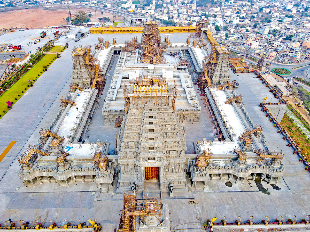 Sri Lakshmi Narasimha Swamy Temple Photos - Sakshi1