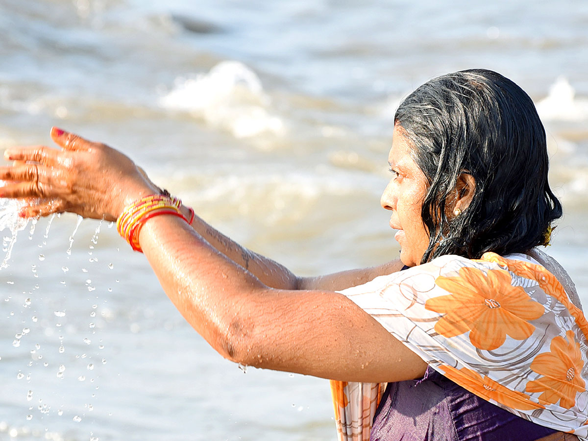 Maha Shivaratri 2022 Visakhapatnam Beach - Sakshi16