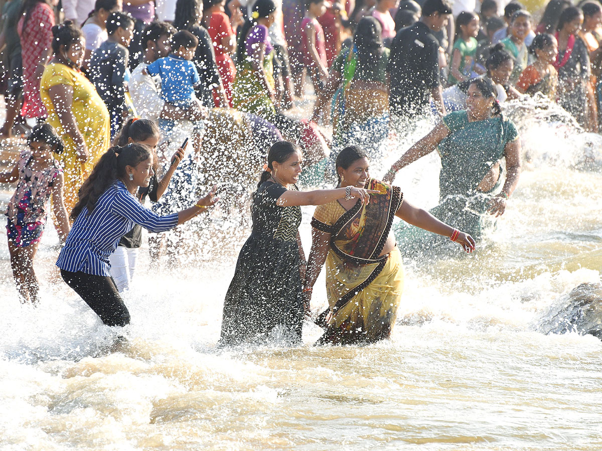 Maha Shivaratri 2022 Visakhapatnam Beach - Sakshi6