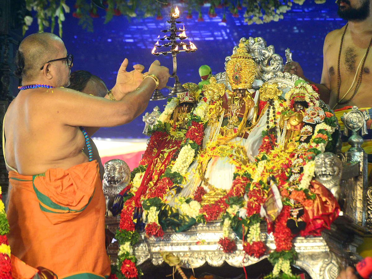 Sri Sita Rama Pattabhishekam at Bhadrachalam Temple Photo Gallery - Sakshi11