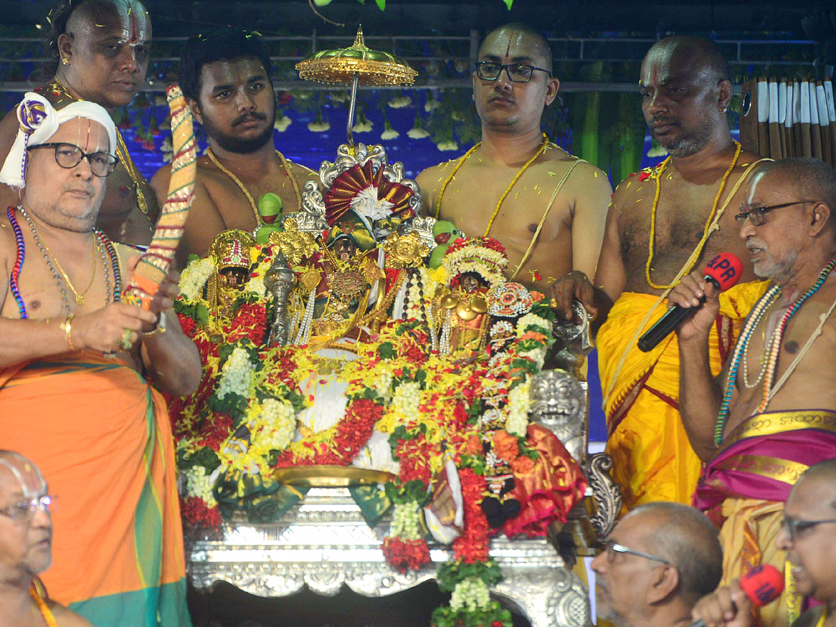 Sri Sita Rama Pattabhishekam at Bhadrachalam Temple Photo Gallery - Sakshi15
