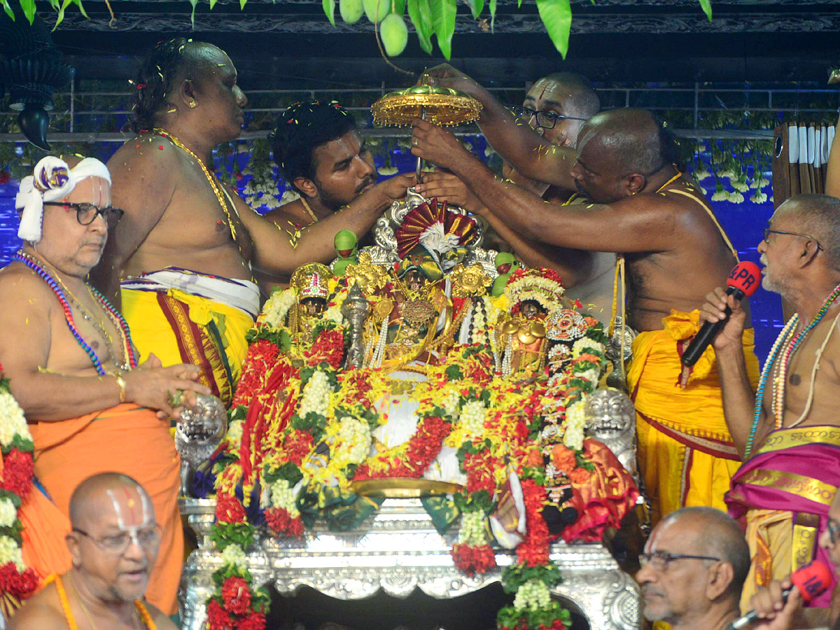 Sri Sita Rama Pattabhishekam at Bhadrachalam Temple Photo Gallery - Sakshi16
