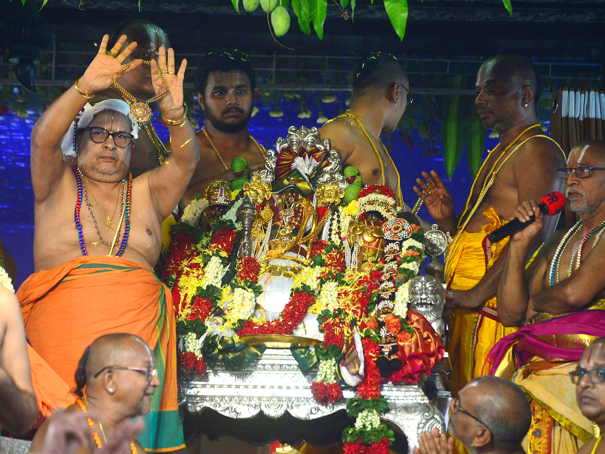 Sri Sita Rama Pattabhishekam at Bhadrachalam Temple Photo Gallery - Sakshi17