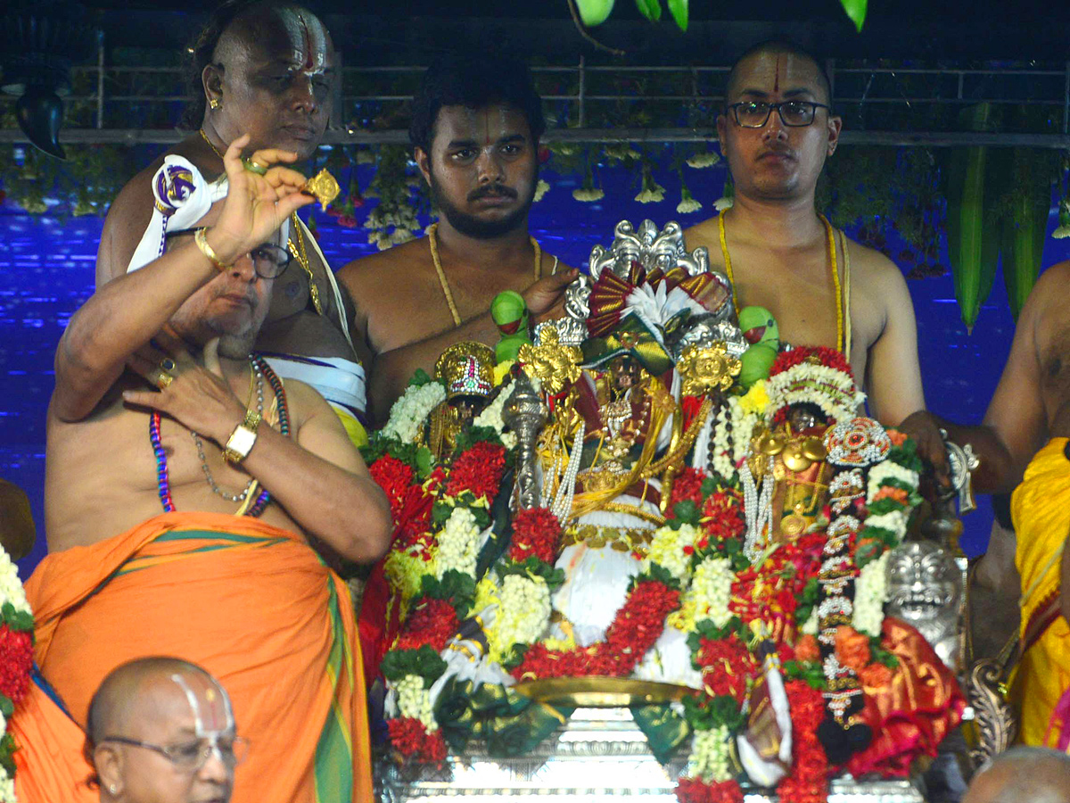 Sri Sita Rama Pattabhishekam at Bhadrachalam Temple Photo Gallery - Sakshi18