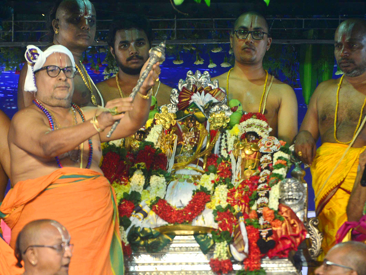Sri Sita Rama Pattabhishekam at Bhadrachalam Temple Photo Gallery - Sakshi19
