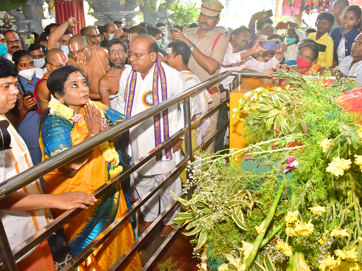 Sri Sita Rama Pattabhishekam at Bhadrachalam Temple Photo Gallery - Sakshi28