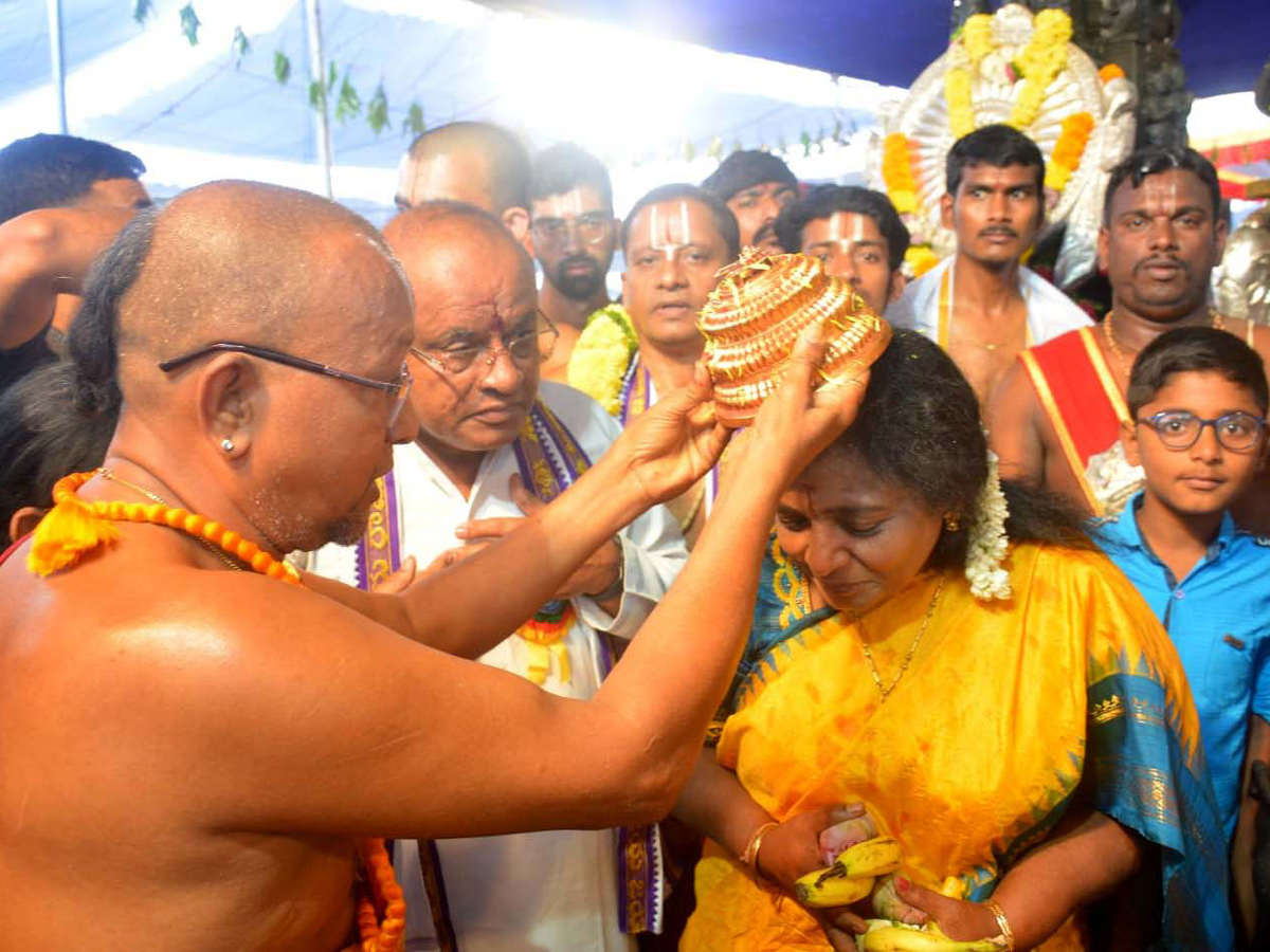 Sri Sita Rama Pattabhishekam at Bhadrachalam Temple Photo Gallery - Sakshi4