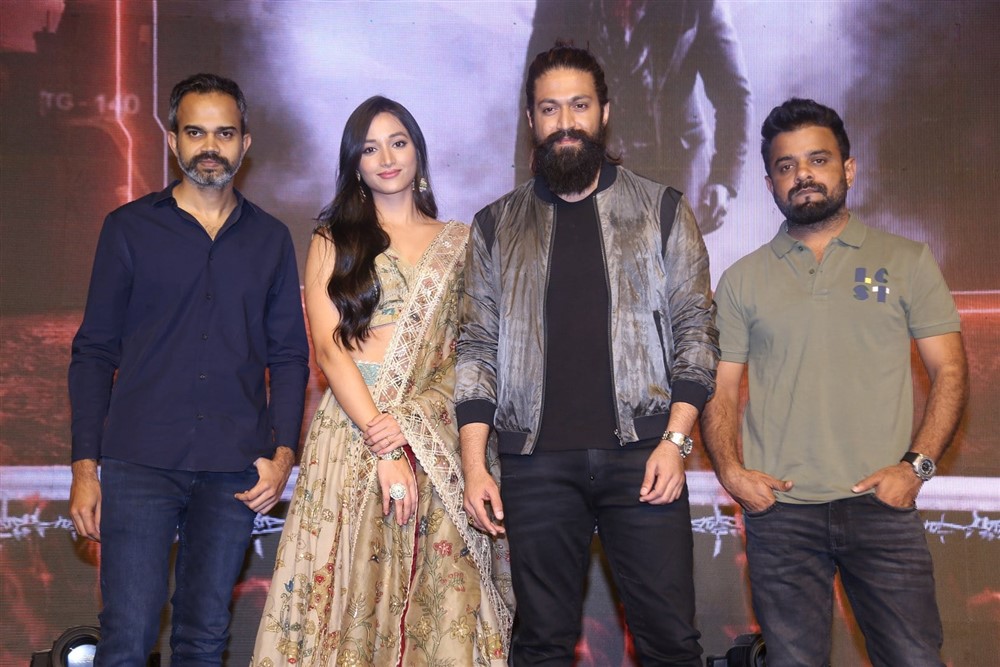 KGF Chapter 2 Movie Press Meet At Hyderabad - Sakshi1