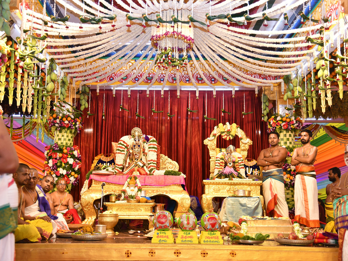 CM Jagan Attend Vontimitta Kodandarama Kalyanam 2022 Photo Gallery - Sakshi19