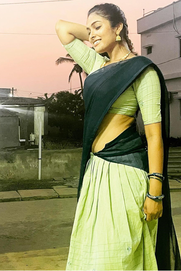Divi Vadthya Latest Photos - Sakshi16