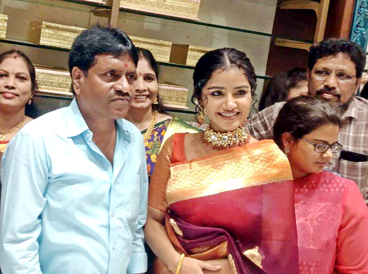 Actress Anupama Parameswaran PPR Shopping Mall Opening - Sakshi4
